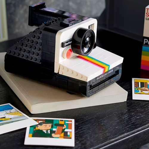 Luz, Cámara, LEGO®! Descubre la Cámara Polaroid OneStep SX-70 de LEGO® IDEAS, joya para fotógrafos y constructores.