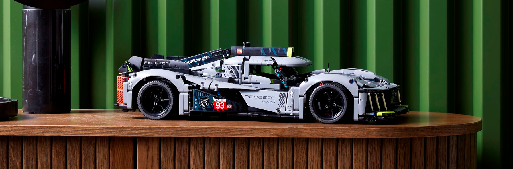 El nuevo Peugeot 9X8 de LEGO® Technic™ rinde homenaje al hipercoche híbrido antes del debut em la carrera Le Mans