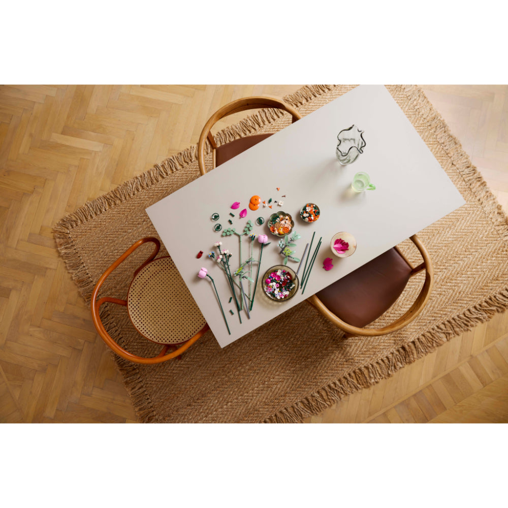 LEGO® Icons: Ramo De Flores Fantasía En Rosa (10342)_009