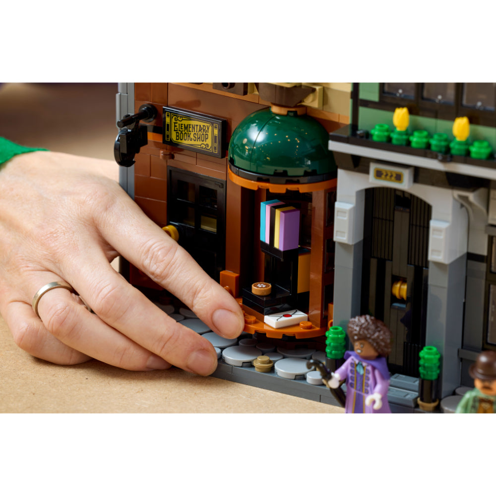 LEGO®Icons: Rincón Entre Libros: Sherlock Holmes (10351)_012