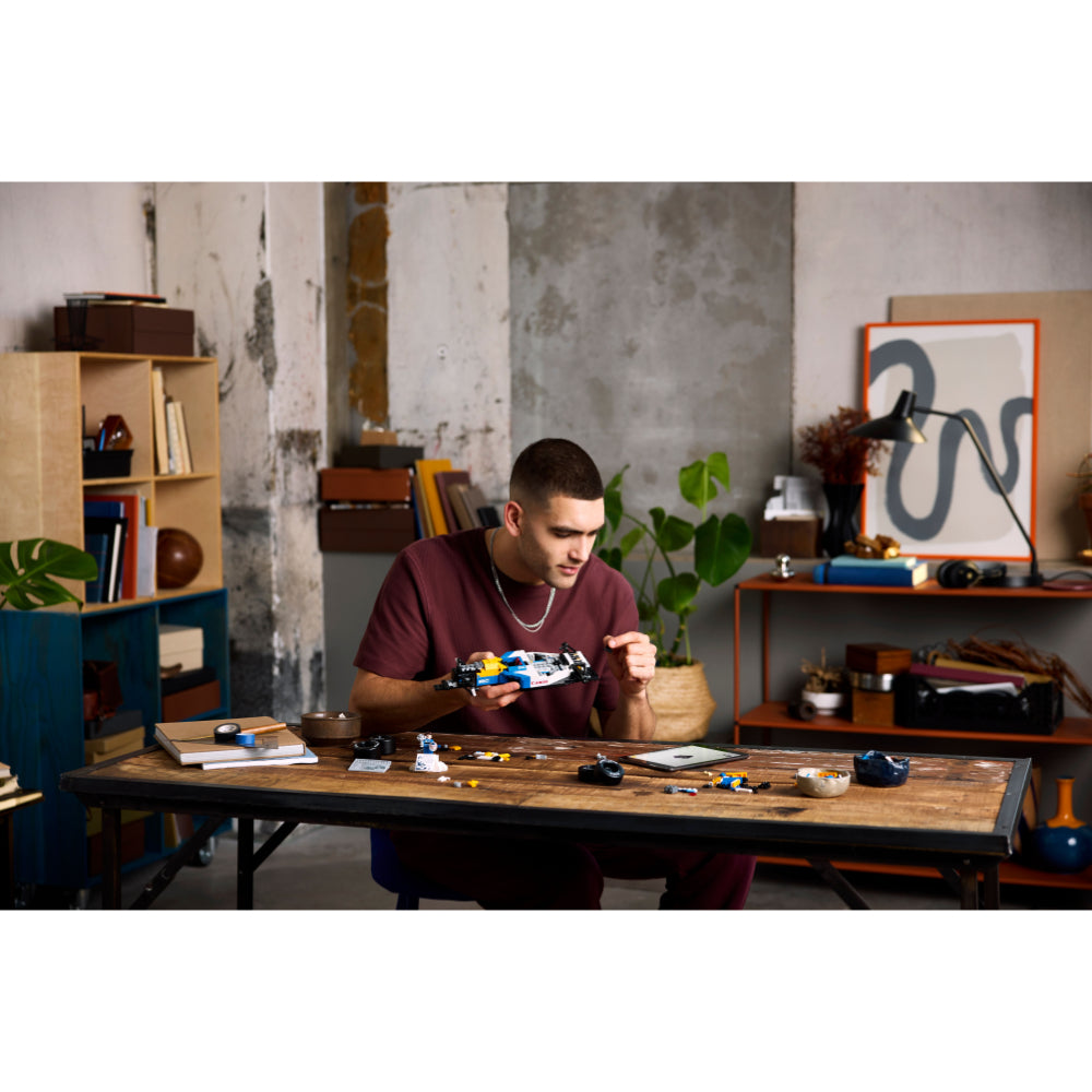 LEGO®Icons: Williams Racing Fw14B Y Nigel Mansell (10353)_013