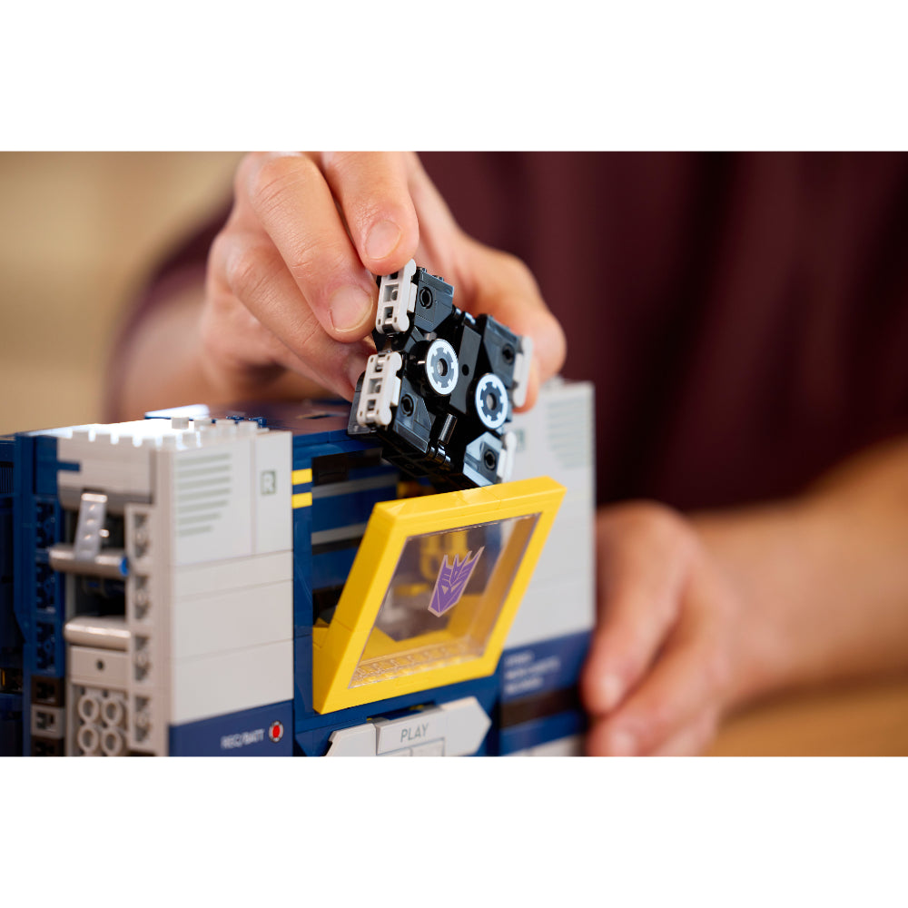 LEGO®Icons: Transformers: Soundwave (10358)_011