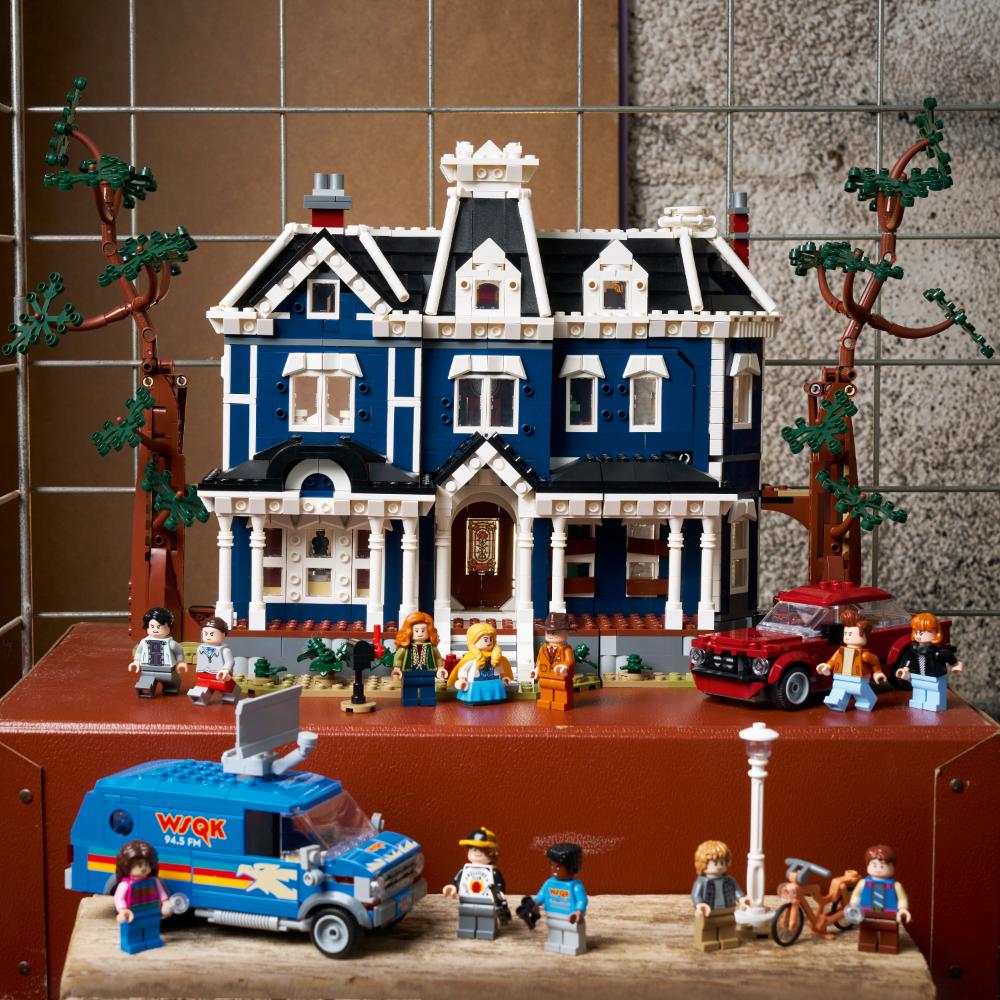 STRANGER THINGS: LA CASA CREEL