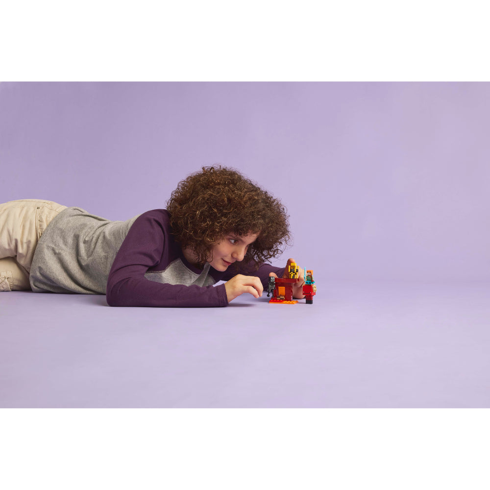 LEGO®Minecraft: La Batalla De Lava Del Inframundo (21266)_007