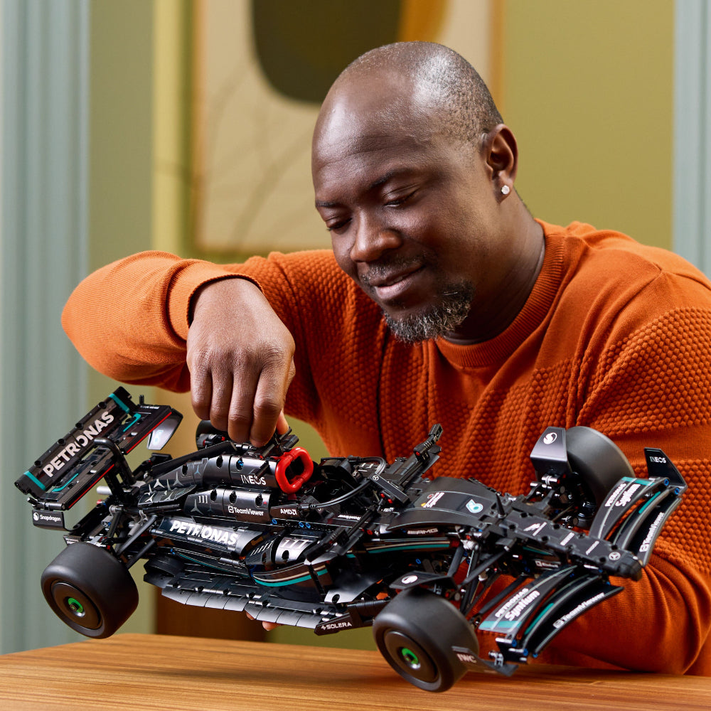 LEGO® Technic: Mercedes-Amg F1 W14 E Performance (42171)_011