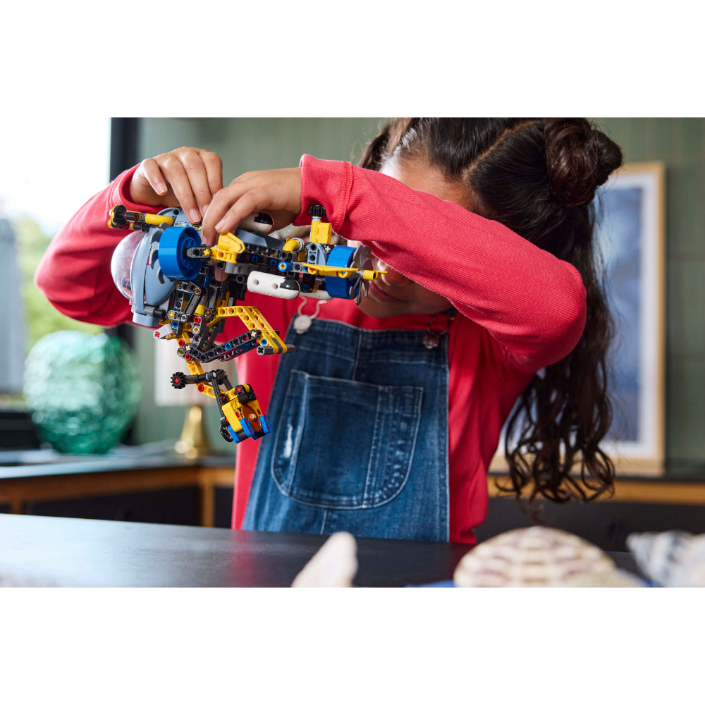 LEGO®Technic: Submarino de Aguas Profundas (42201)_011