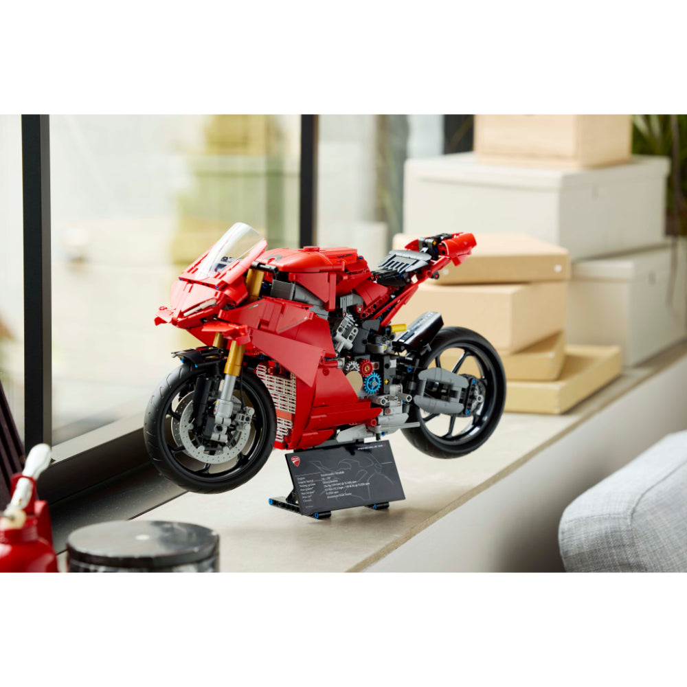 LEGO® Technic: Moto Ducati Panigale V4 S (42202)_017