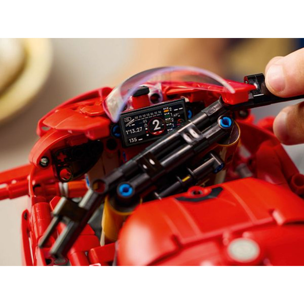 LEGO® Technic: Moto Ducati Panigale V4 S (42202)_008