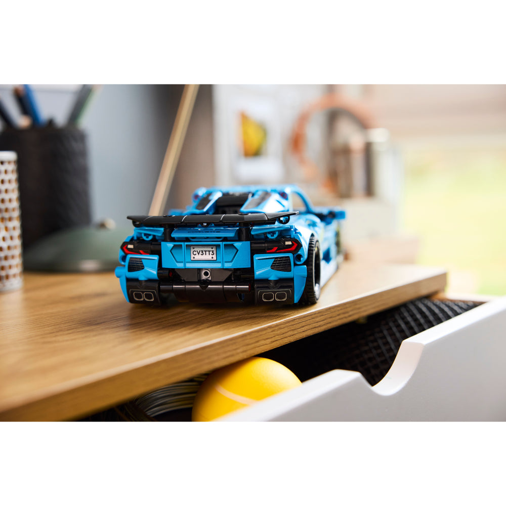 LEGO®Technic: Chevrolet Corvette Stingray Azul (42217)_010