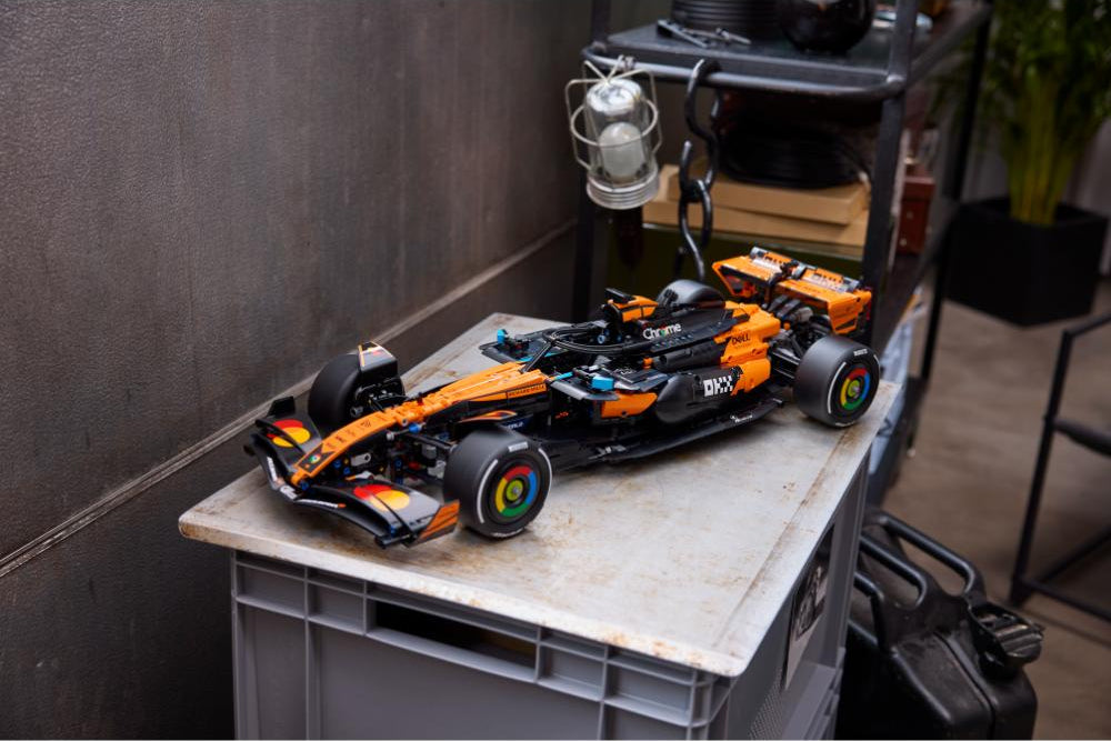 COCHE MCLAREN F1