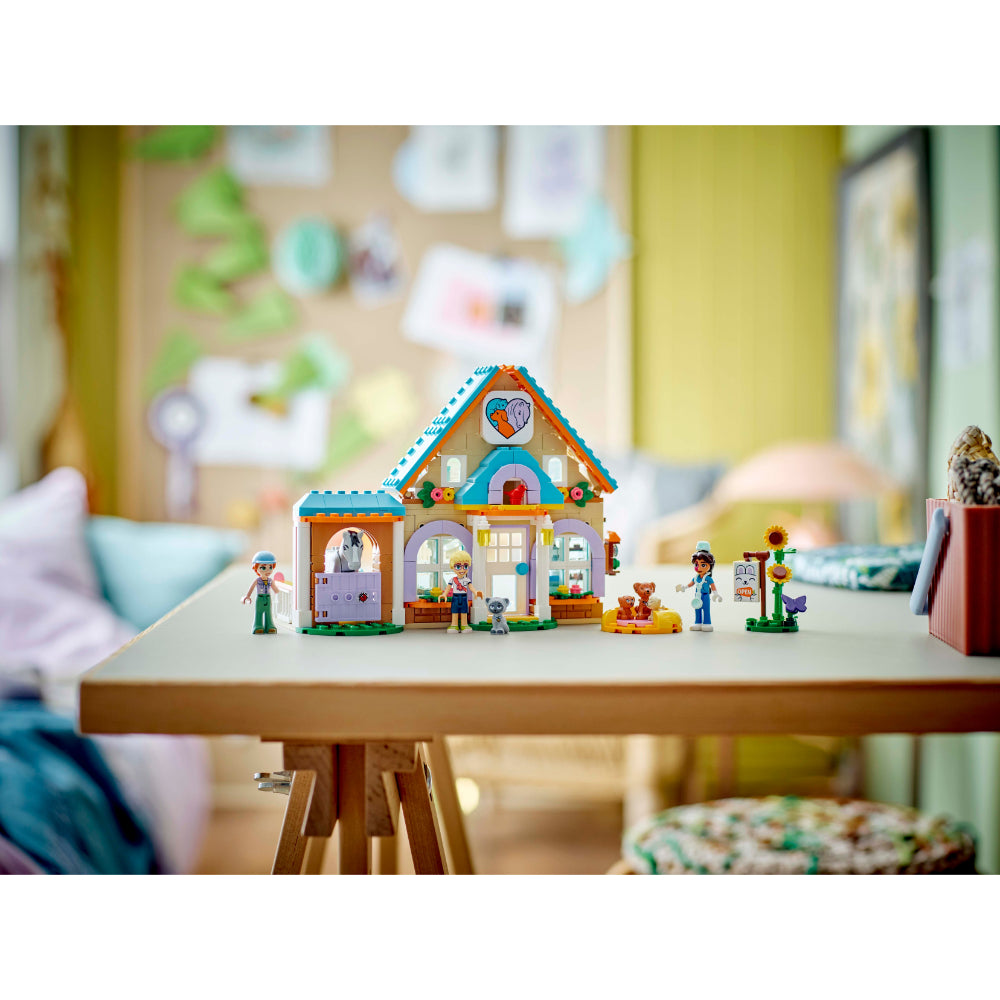 LEGO®Friends: Caballo Y Clínica Veterinaria De Mascotas (42651)_012