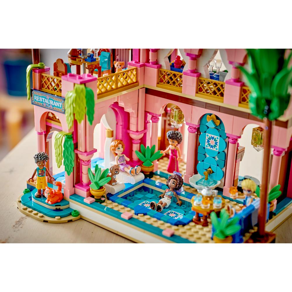 LEGO®Friends: Restaurante Con Jardín (42691)_011