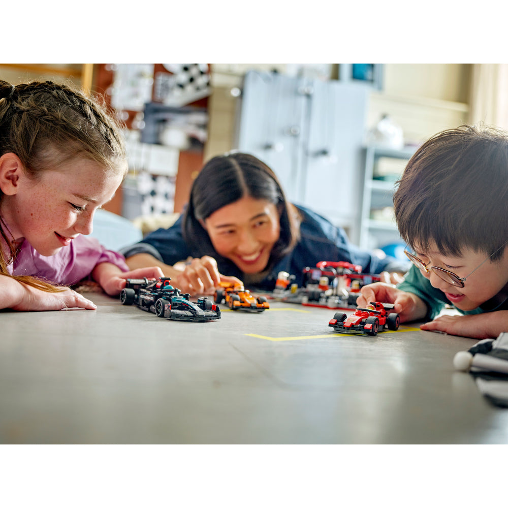 LEGO® City: Piloto De F1® Con Coche Mclaren (60442)_011