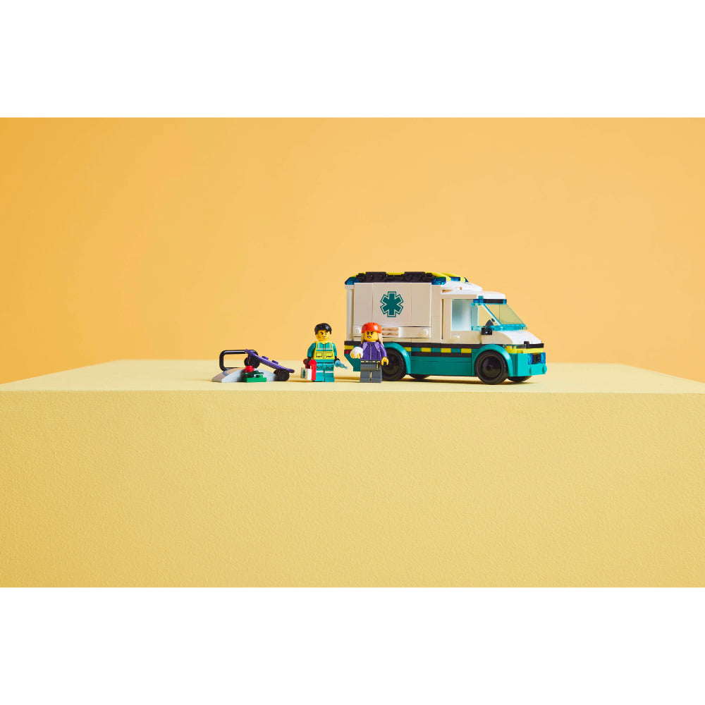 LEGO®City: Ambulancia De Emergencias (60451)_012