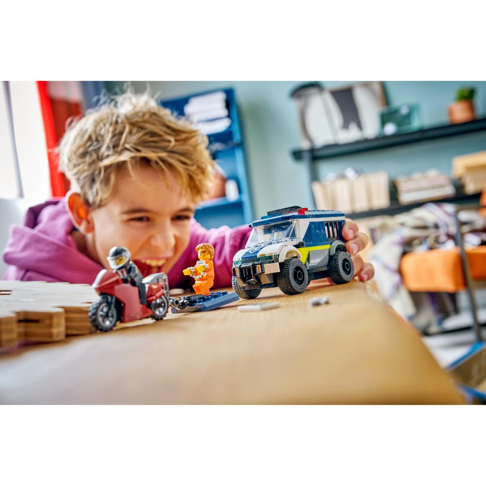 CAMIONETA DE TRANSPORTE PENITENCIARIO DE POLICÍA