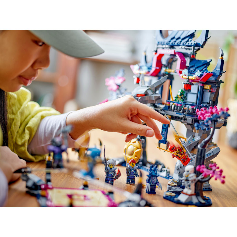 LEGO®  Ninjago Dojo Sombrío de la Máscara de Lobo (71813) _006