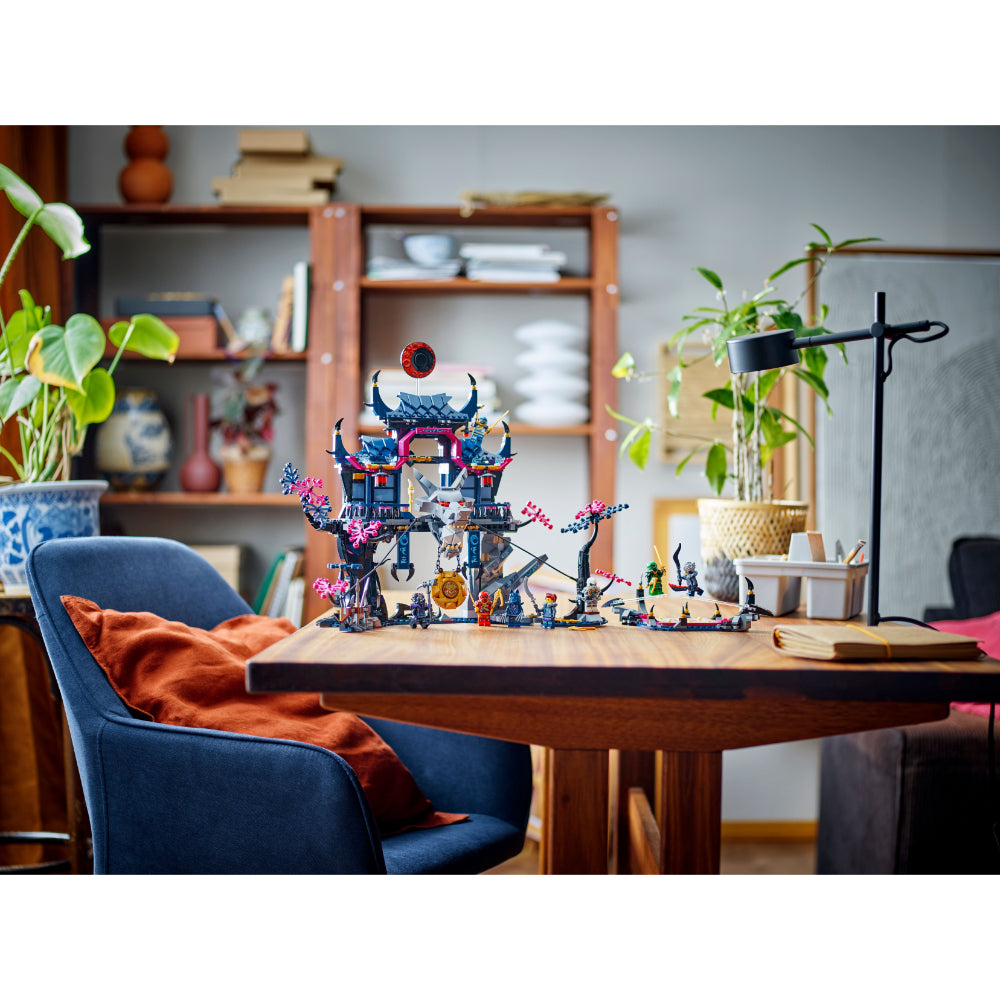 LEGO®  Ninjago Dojo Sombrío de la Máscara de Lobo (71813) _007