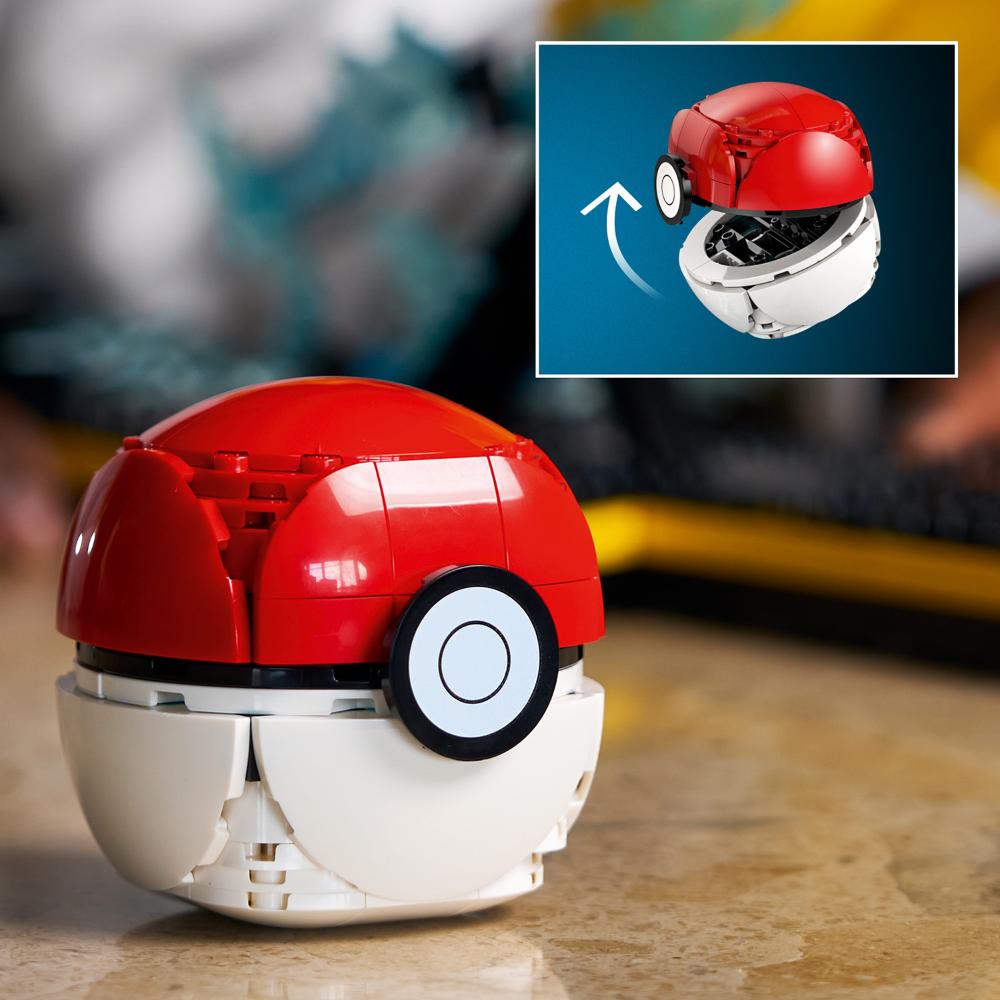 PIKACHU Y POKÉ BALL