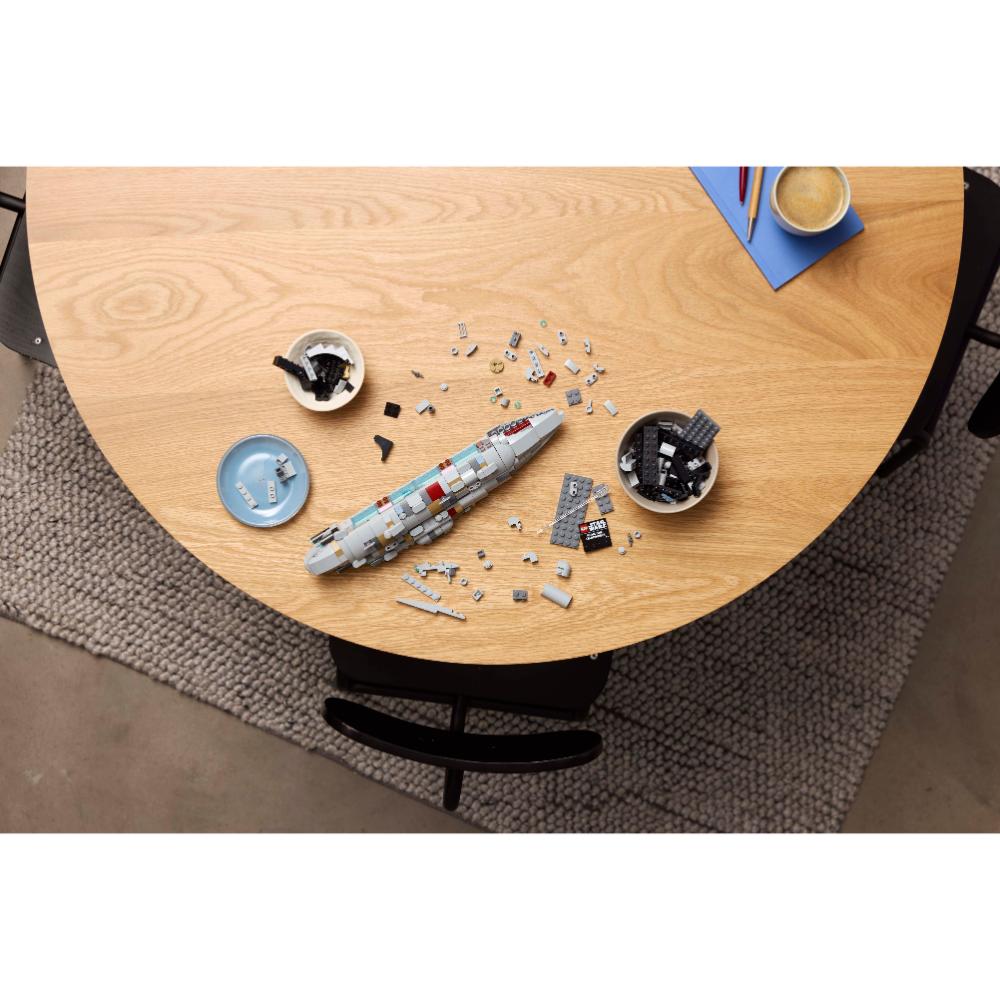 LEGO®Star Wars TM: Crucero Estelar Hogar Uno (75405)_006