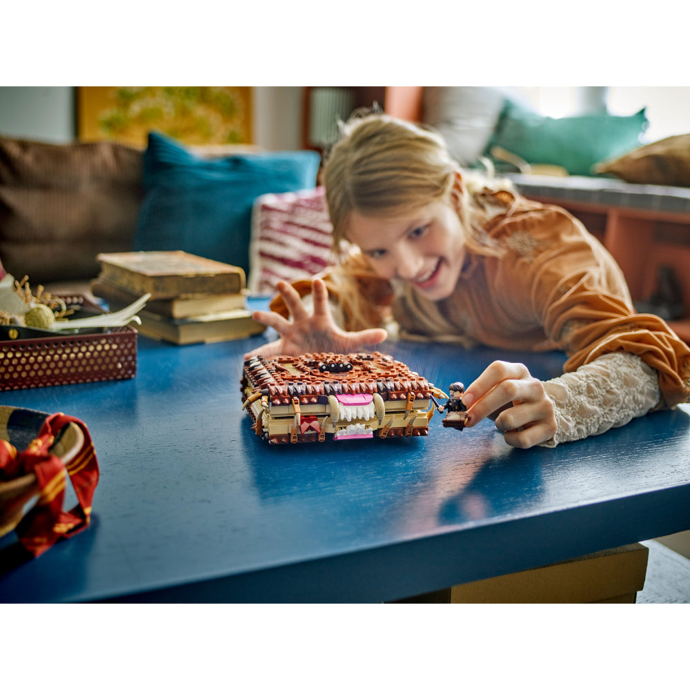 LEGO®Harry Potter Tm: Monstruoso Libro De Los Monstruos Mordedor (76449)_009