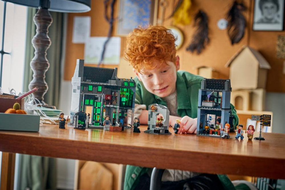 LEGO®Harry Potter Tm: Tiendas Mágicas Del Callejón Knockturn™ (76471)_010