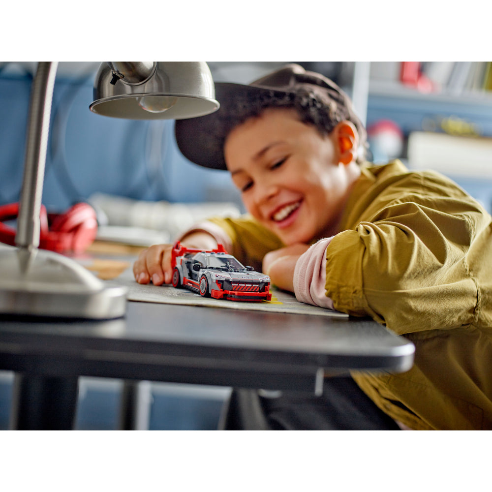 LEGO® Speed Champions: Coche De Carreras Audi S1 E-Tron Quattro (76921)_010