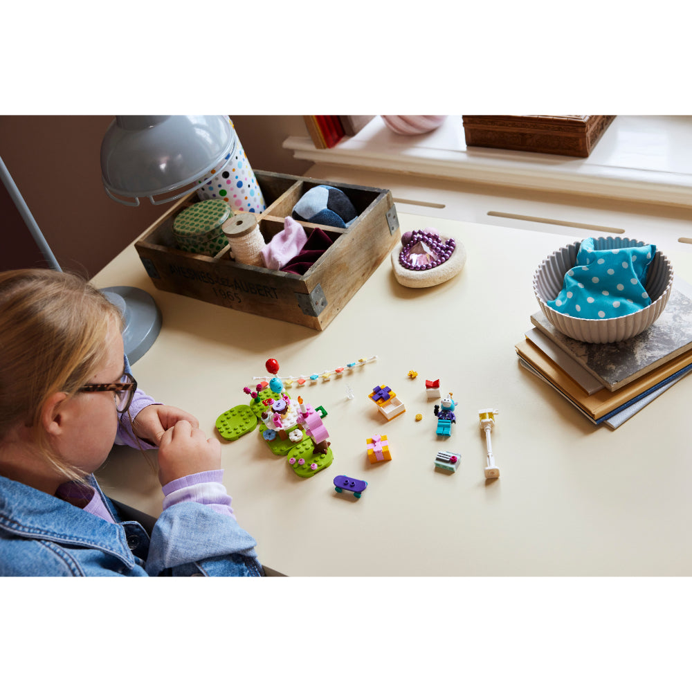 LEGO®  Animal Crossing  Fiesta de cumpleaños de Azulino (77046) _005