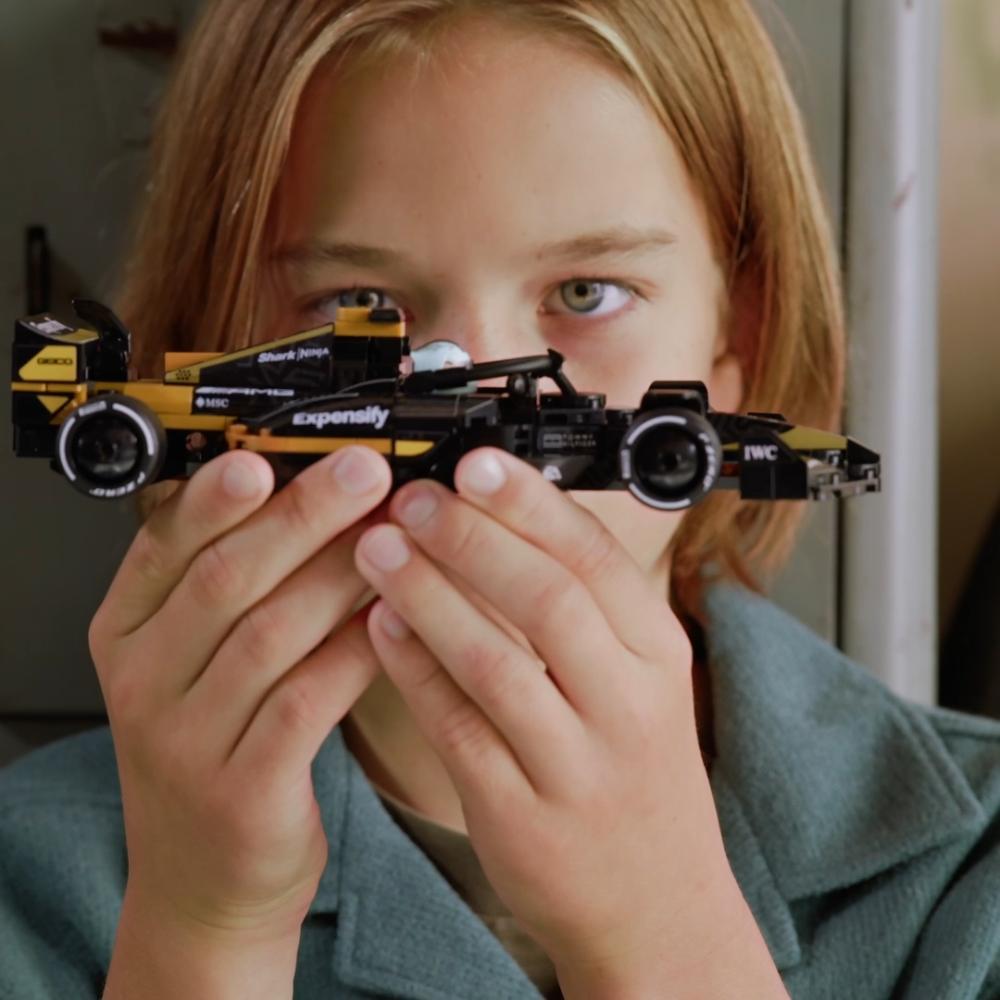 COCHE DE CARRERAS DEL EQUIPO APXGP DE F1®: LA PELÍCULA