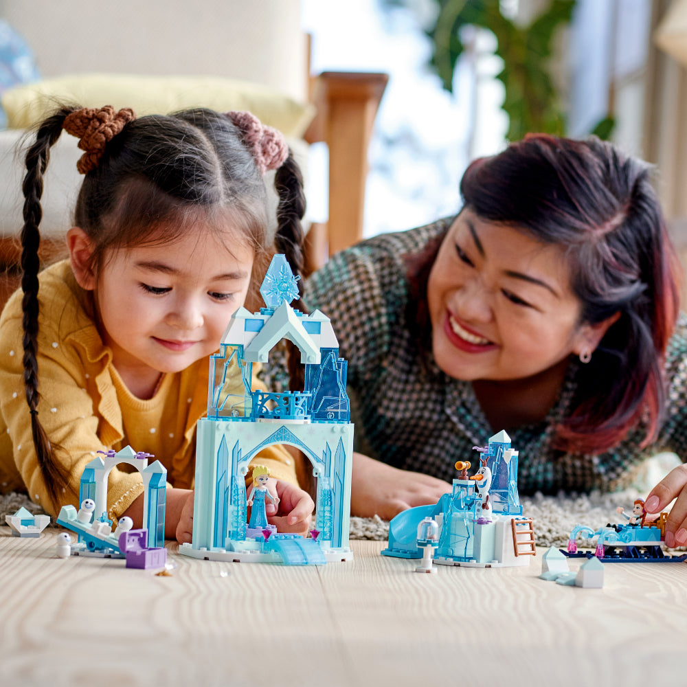 LEGO® Disney Frozen: Paraíso Invernal de Anna y Elsa (43194)