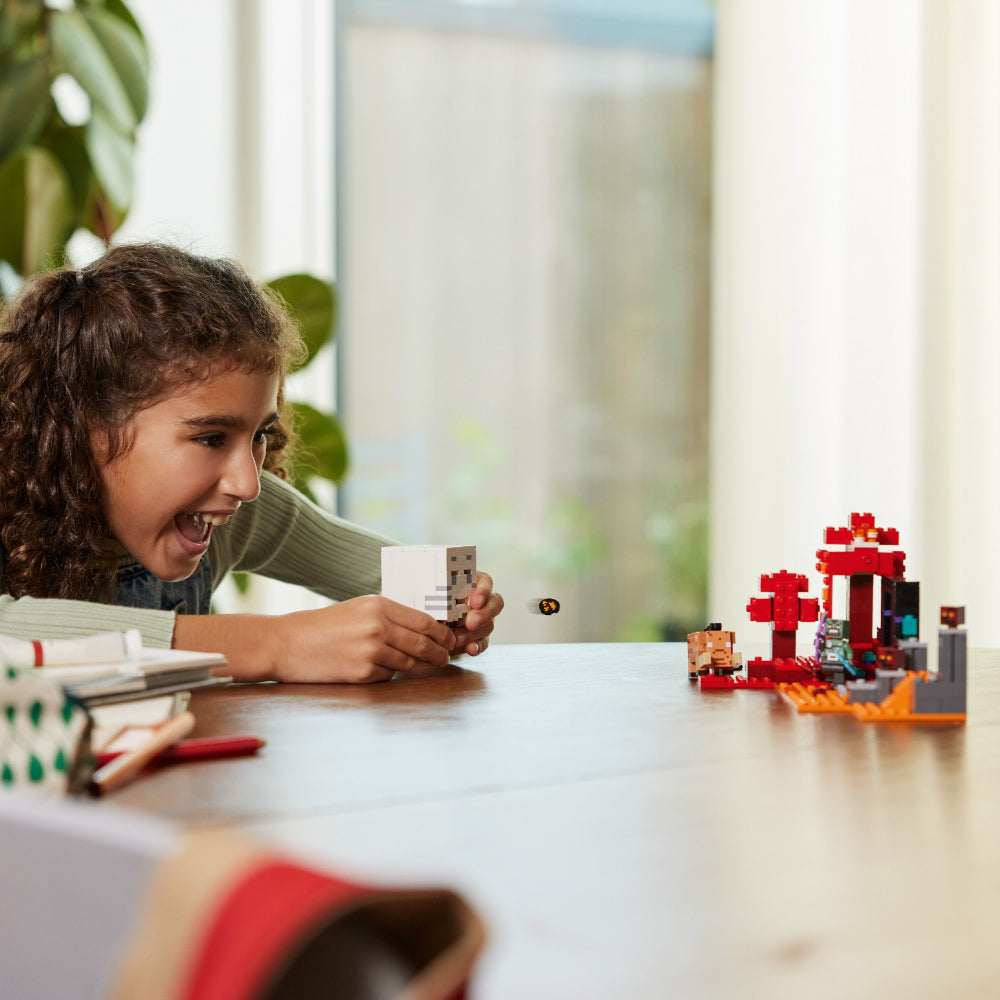 LEGO® Minecraft: La Emboscada En El Portal Del Nether (21255)_007