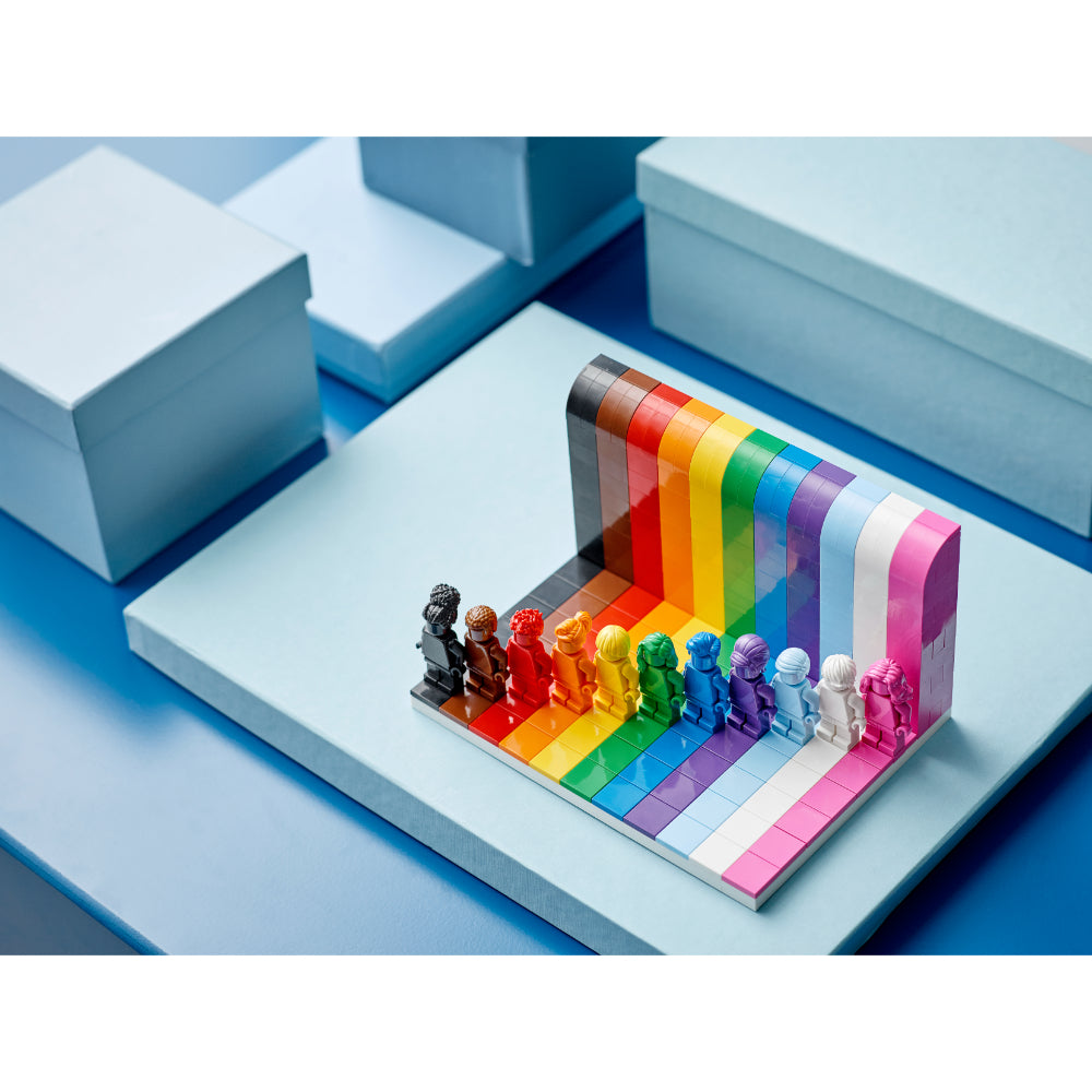 LEGO® Everyone Is Awesome (40516)