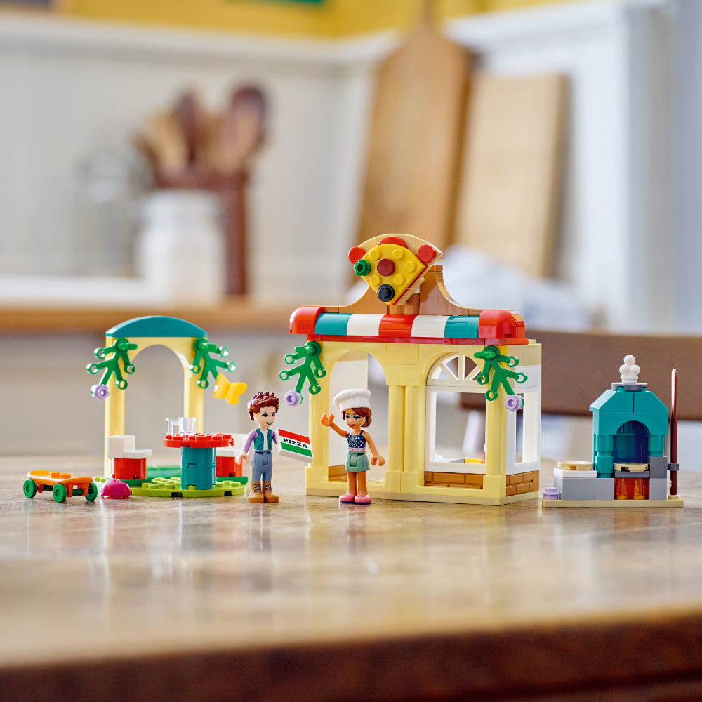 LEGO® Friends Pizzería De Heartlake City (41705)