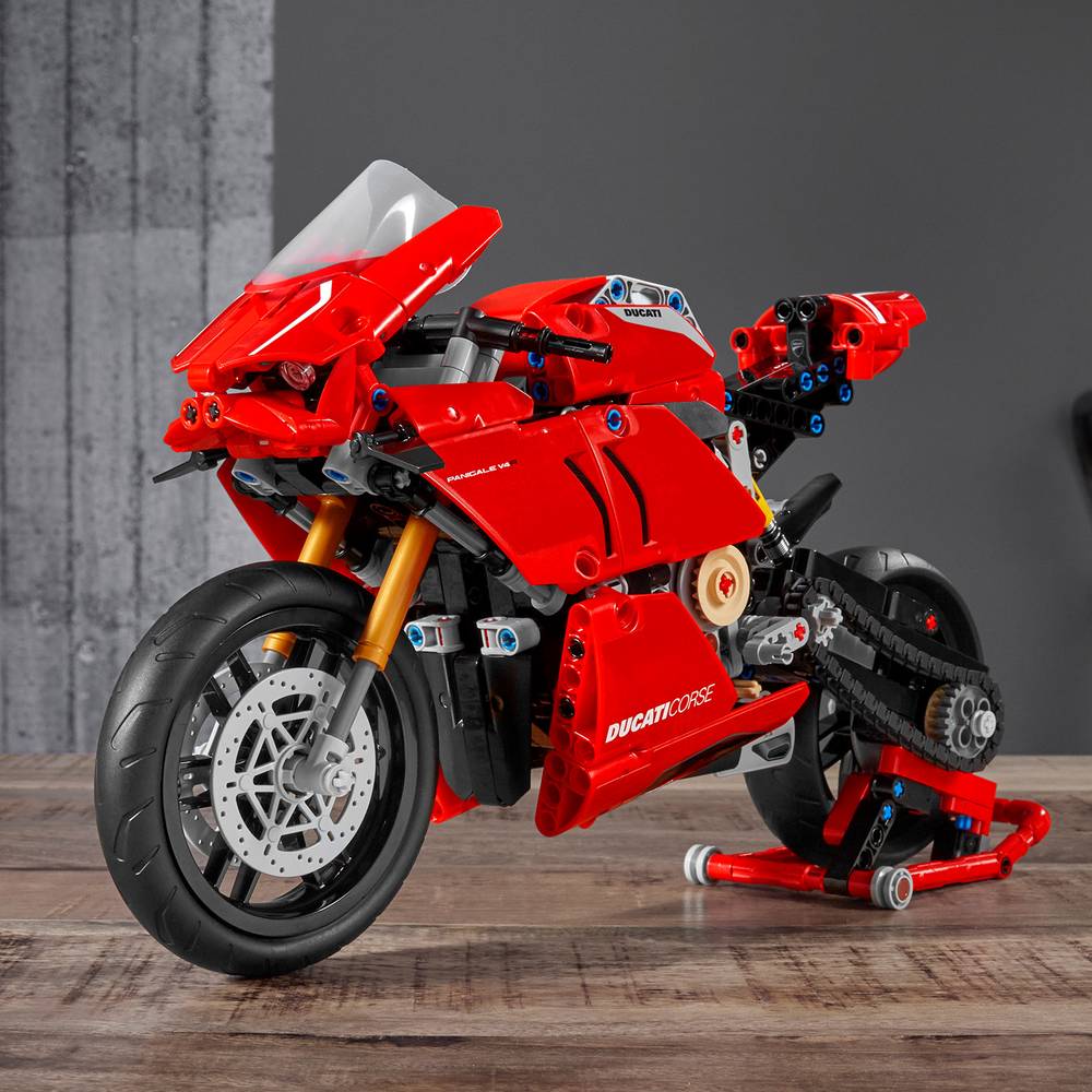 LEGO® Technic™ Ducati Panigale V4 R (42107)