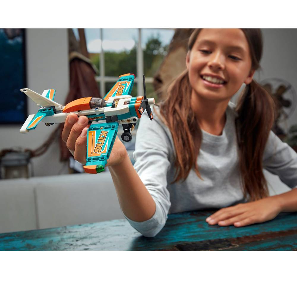 LEGO® Technic™ Avión De Carreras (42117)