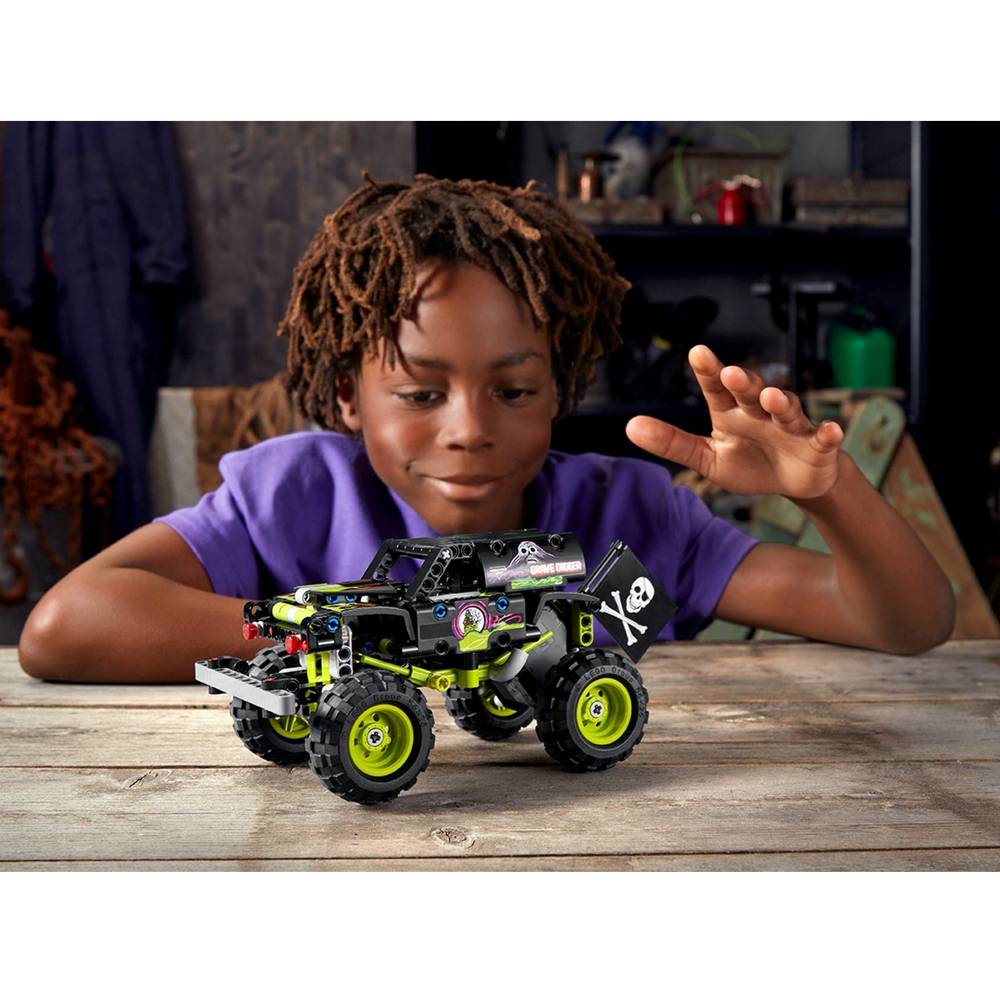 LEGO® Technic™ Monster Jam® Grave Digger® (42118)