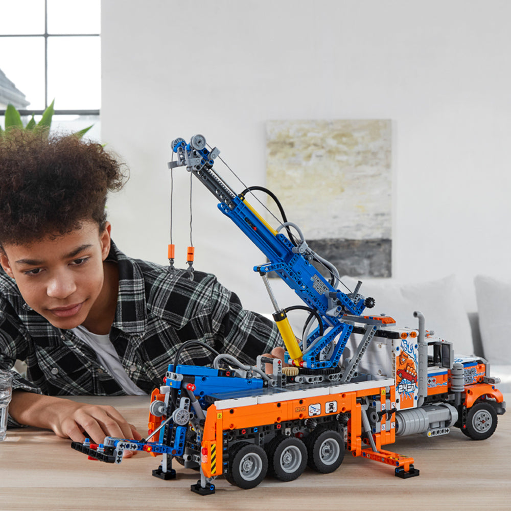 LEGO® Technic™: Camión Remolcador de Gran Tonelaje(42128)_008