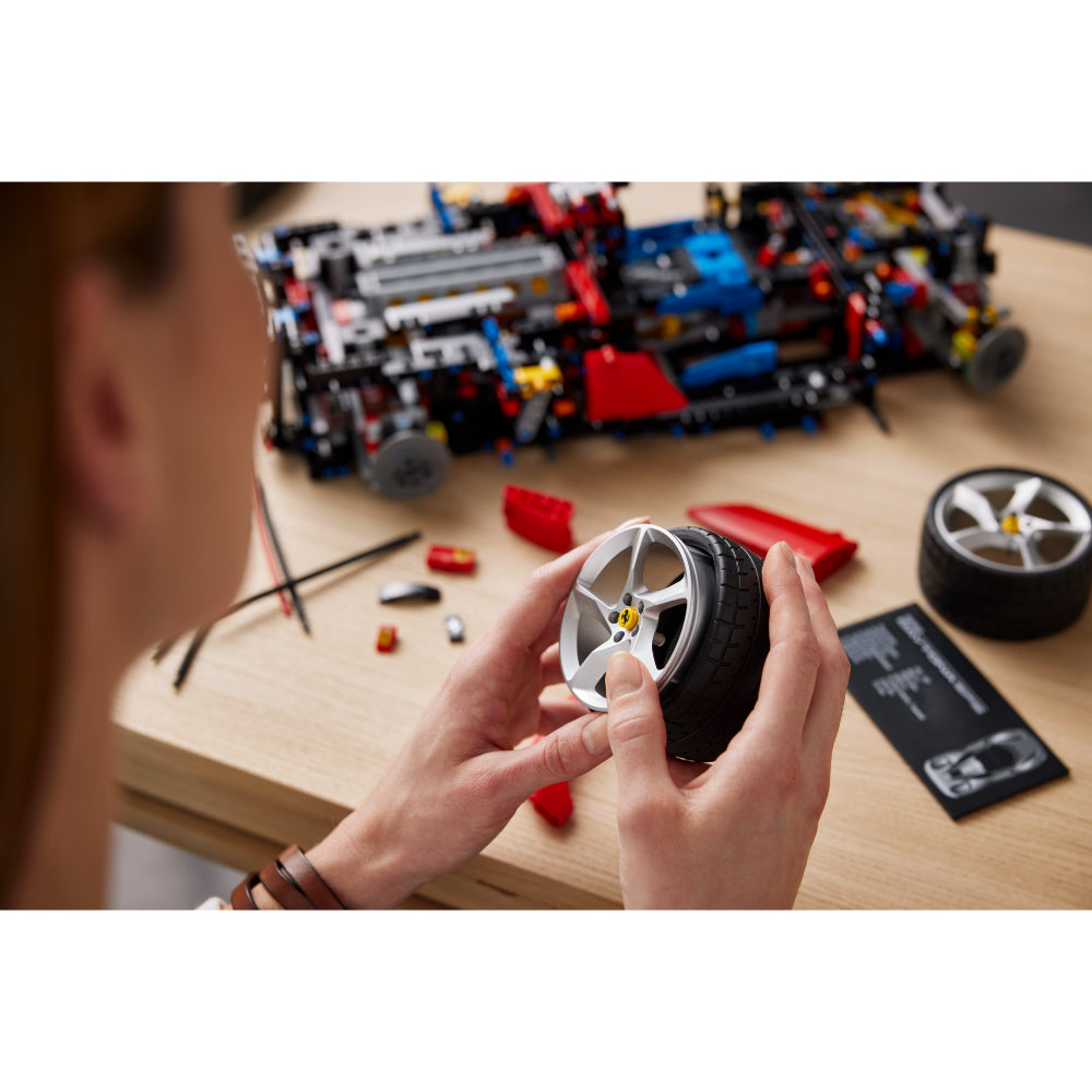 LEGO Technic Ferrari Daytona Sp3 (42143)