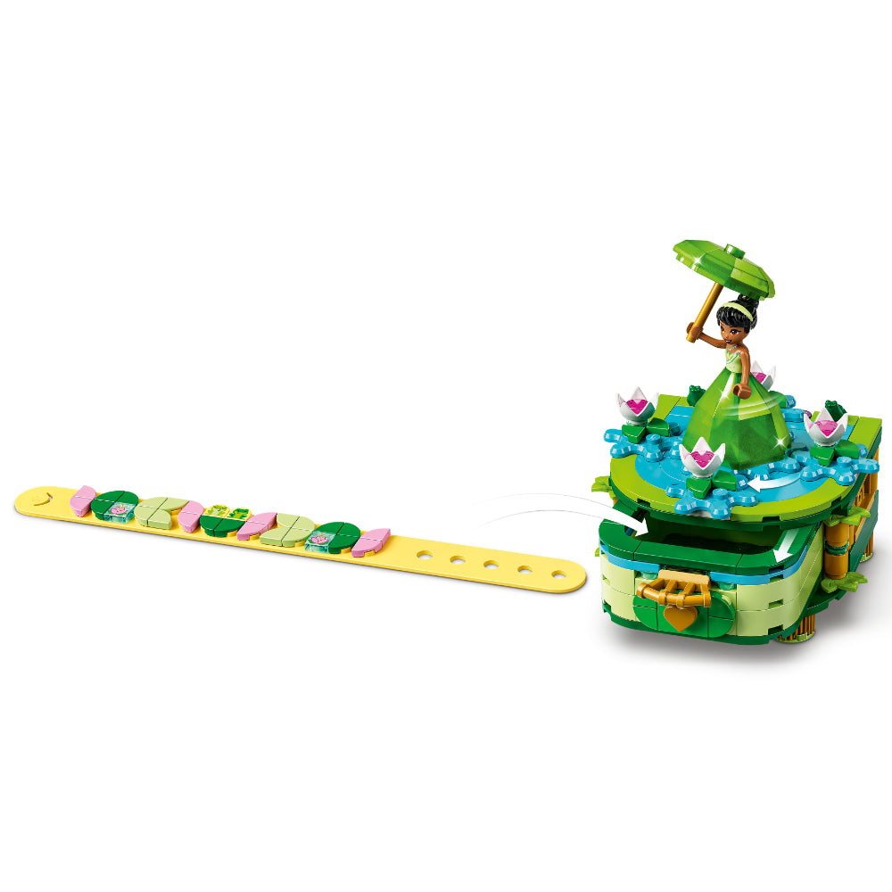 CREACIONES ENCANTADAS DE AURORA, MÉRIDA Y TIANA