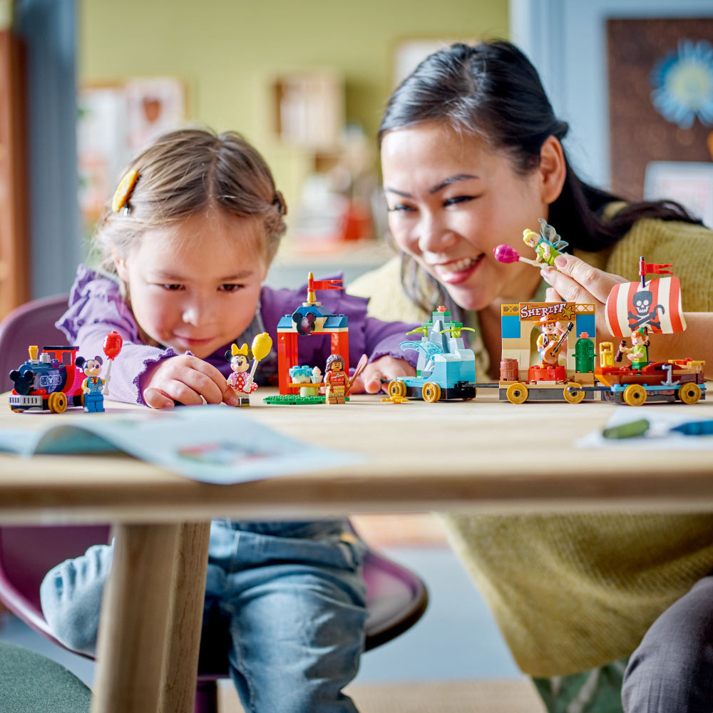 TREN HOMENAJE A DISNEY