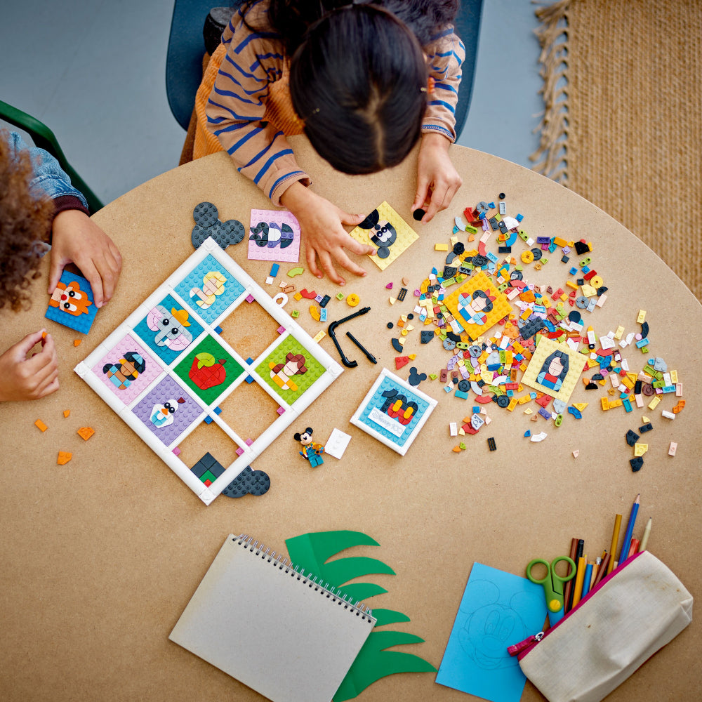 LEGO® Classic 100 Años de Iconos de la Animación Disney (43221)_005