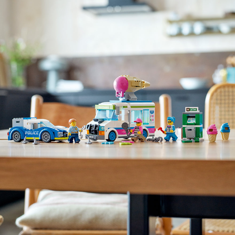 LEGO® City Persecución Policiaca del Camión de los Helados (60314)