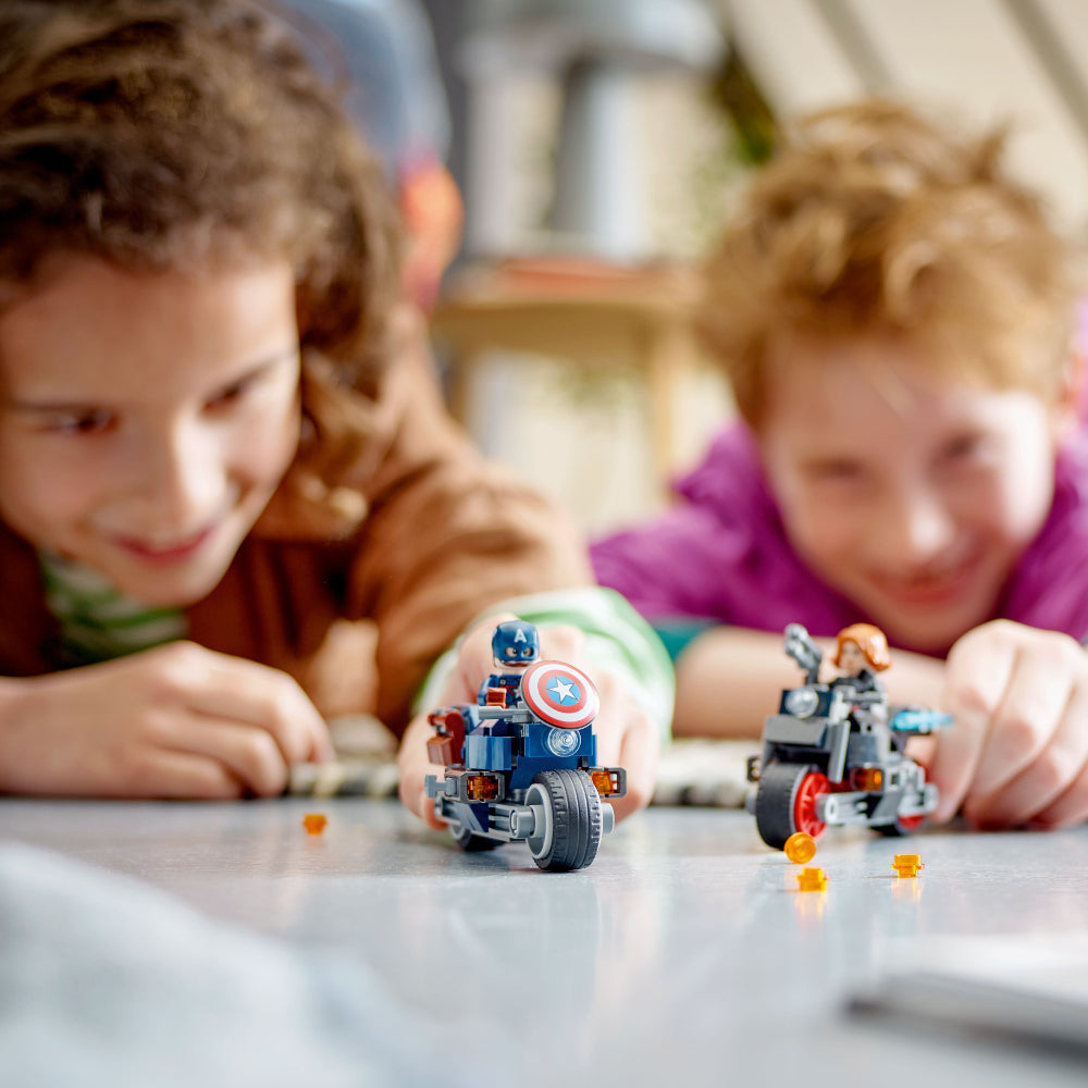 LEGO® Super Heroes Motos de Viuda Negra y el Capitán América (76260)
