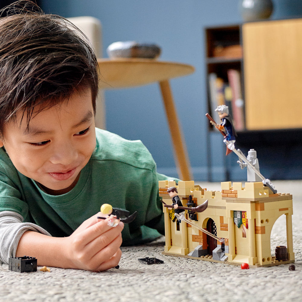 LEGO® Harry Potter™: Hogwarts™: Primera Lección de Vuelo(76395)_007