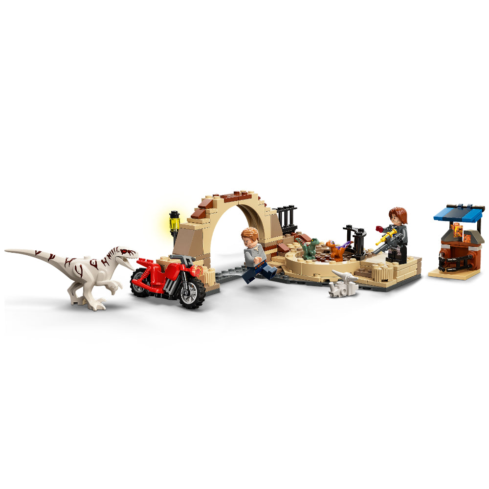 LEGO Mundo™ Jurásico Persecución En Moto Del Dinosaurio Atrocirrapto (76945)
