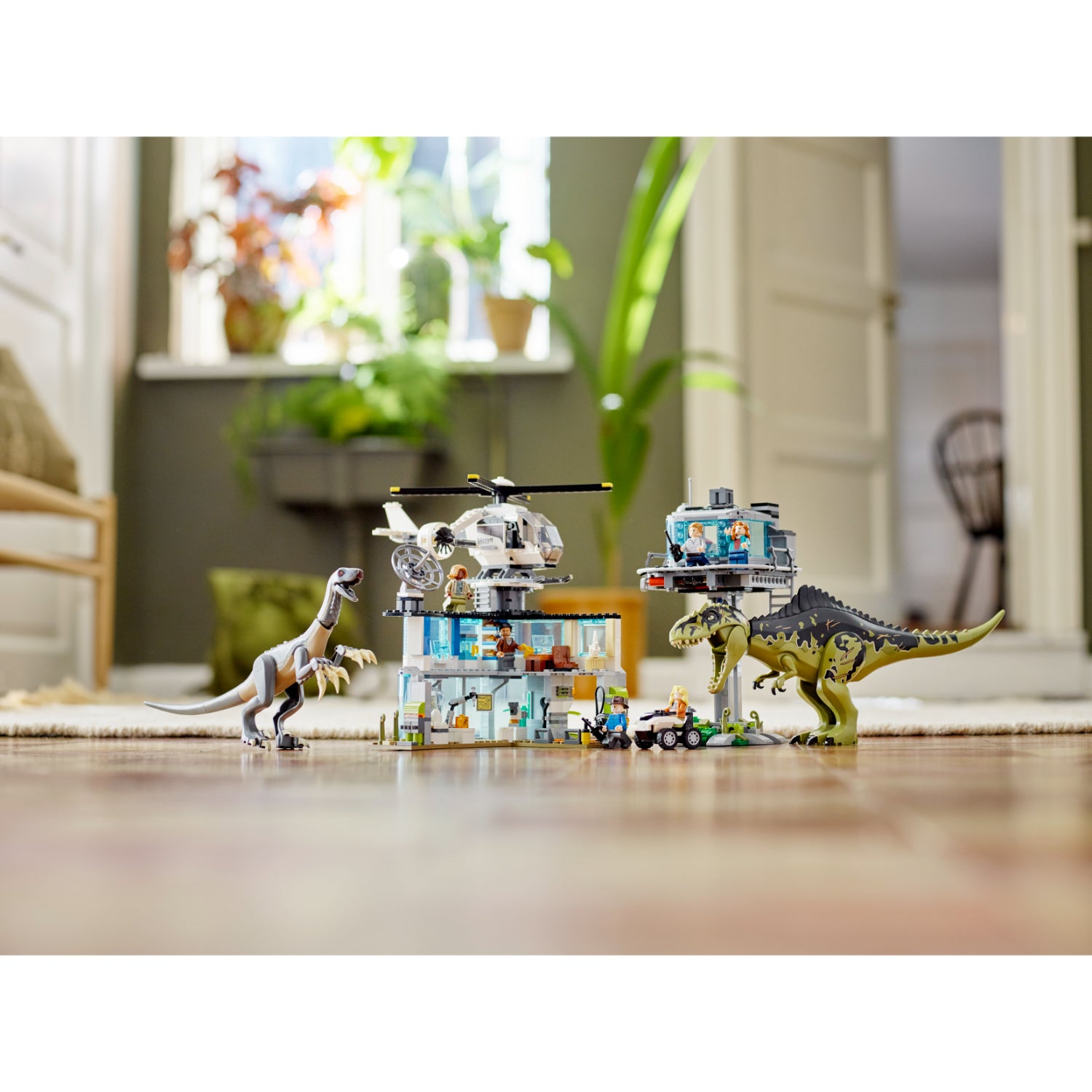 LEGO® Ataque de giganotosaurio y terizinosaurio (76949)