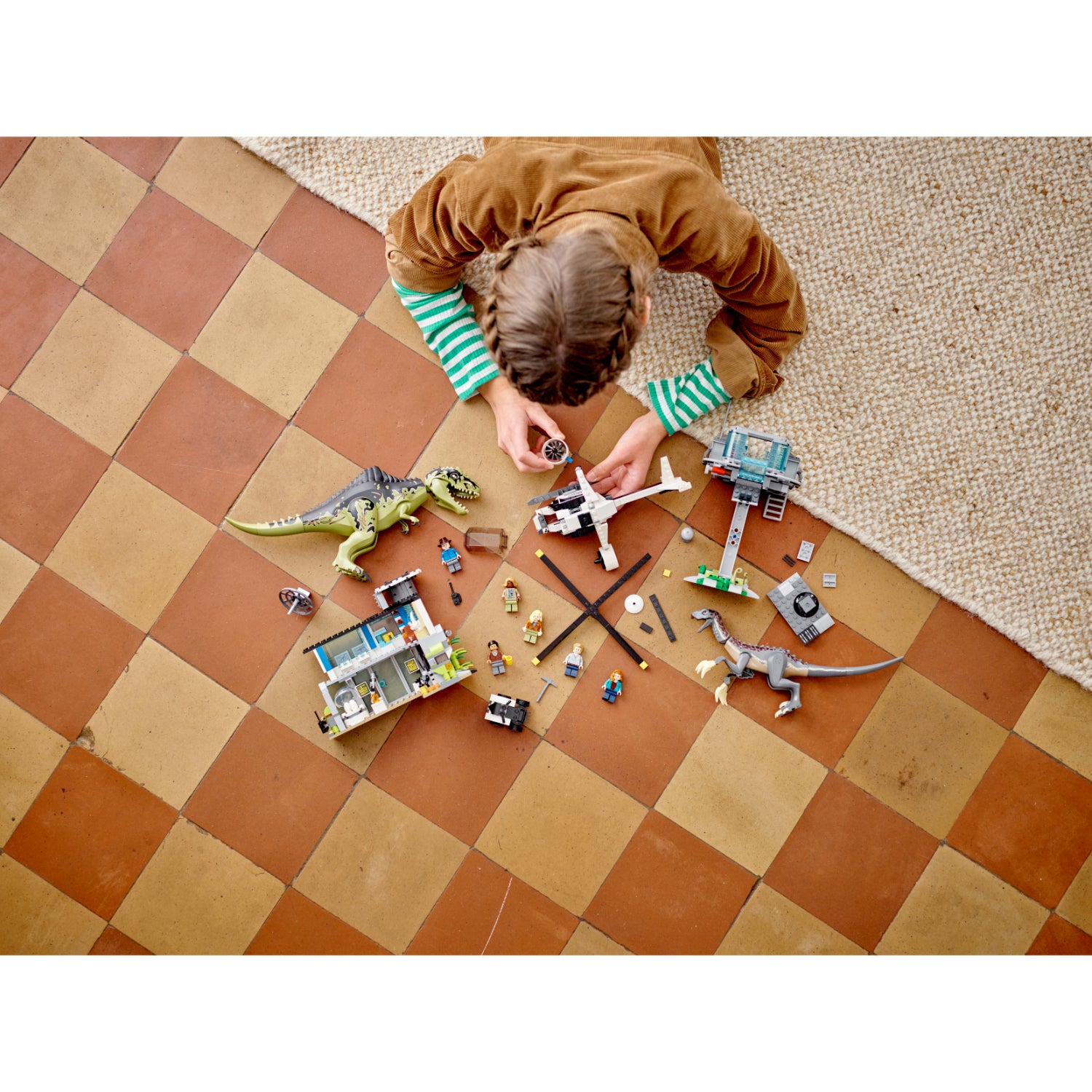 LEGO® Ataque de giganotosaurio y terizinosaurio (76949)